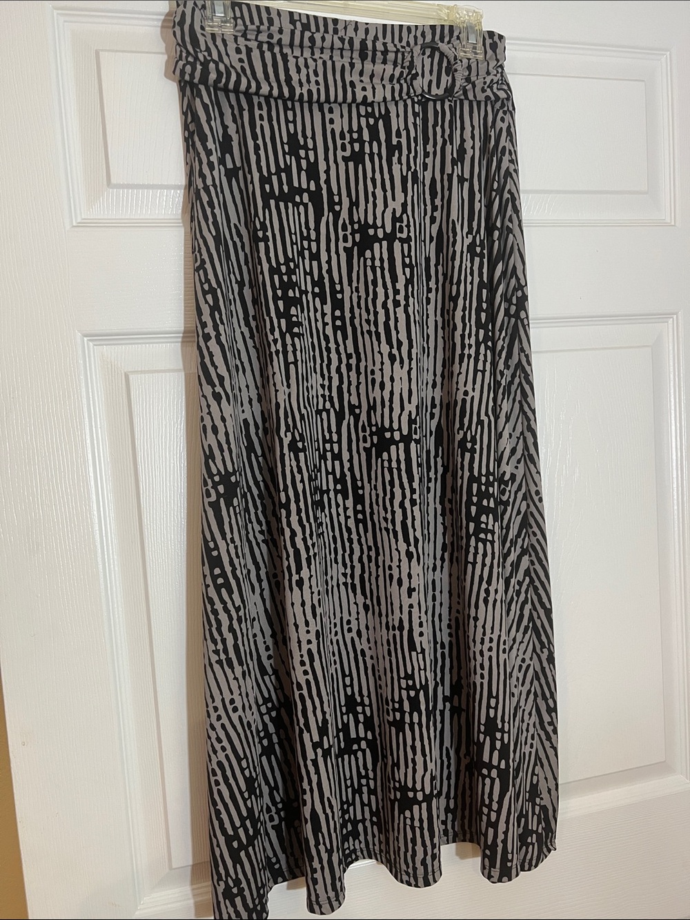 Black and Gray Patterned Flare Women's Skirt